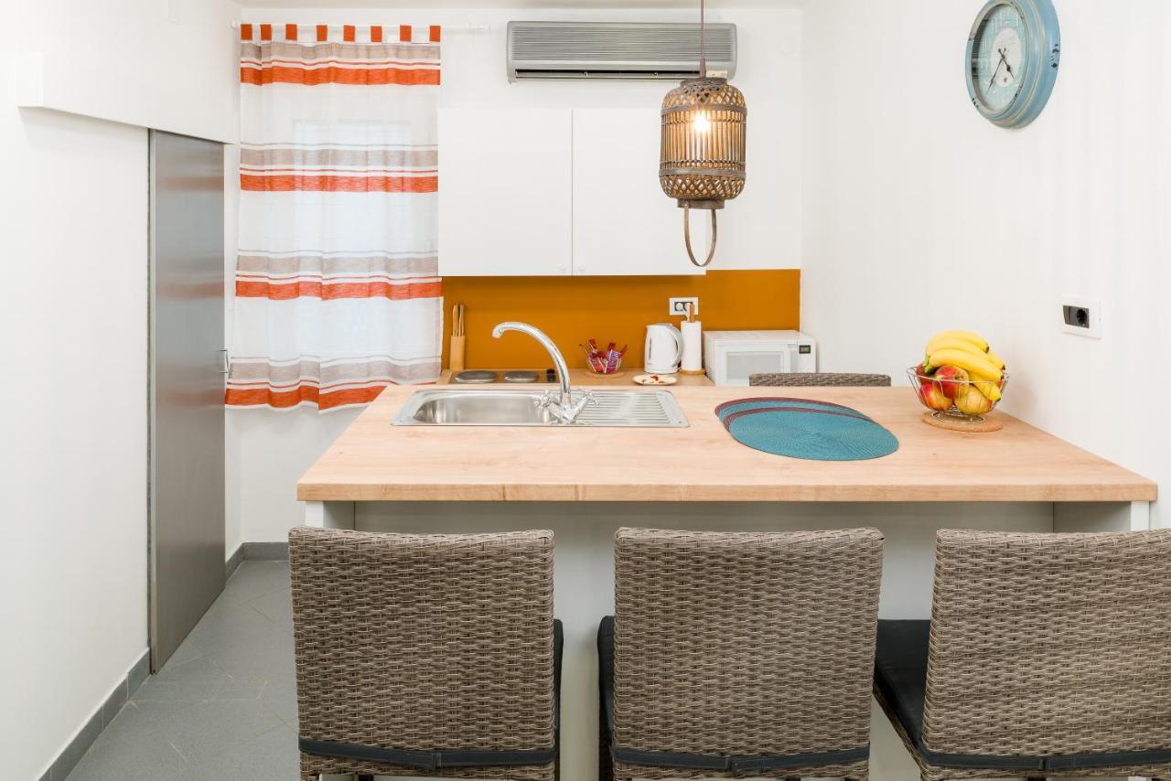 Studio Apartment Sesula Split Exterior photo