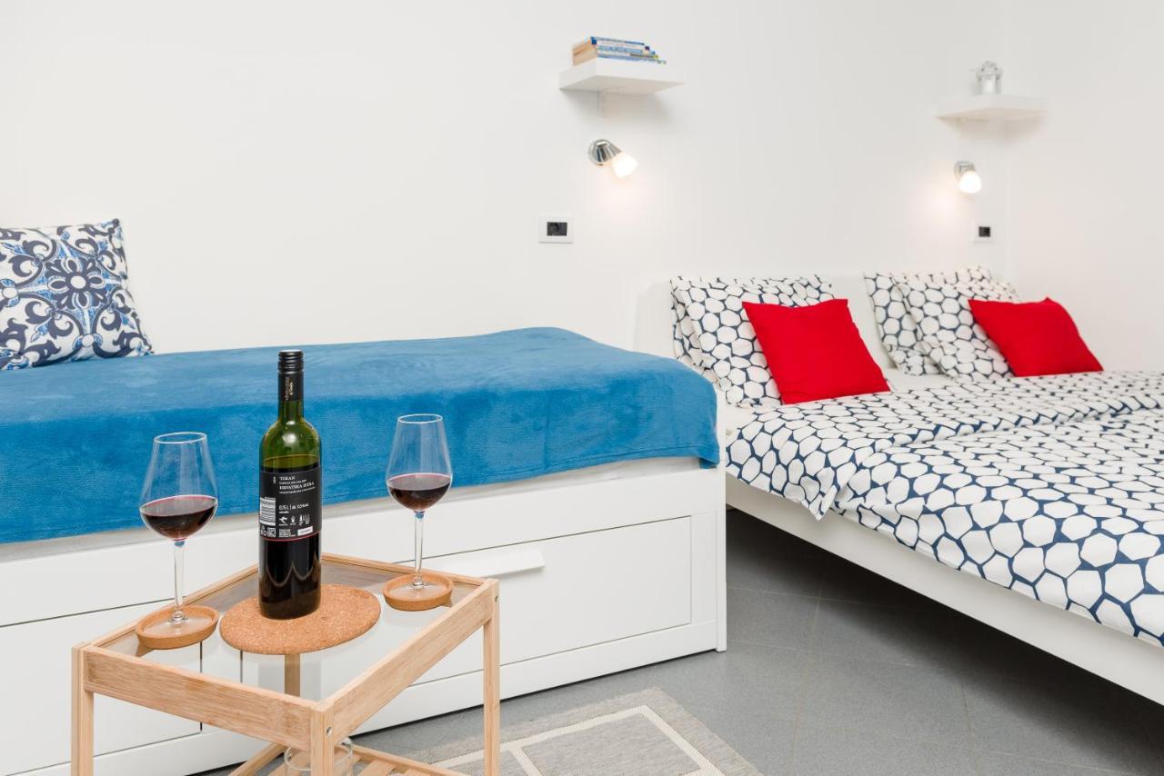 Studio Apartment Sesula Split Exterior photo