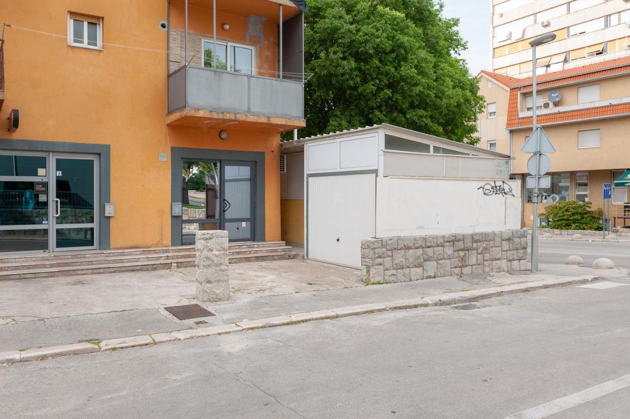 Studio Apartment Sesula Split Exterior photo